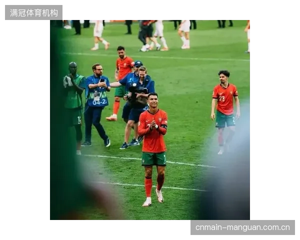 主力球员在俱乐部的高强度消耗引发担忧，葡萄牙面临世界杯历史上最严峻的体能考验。